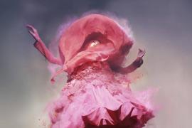 伦敦摄影师尼克·奈特(Nick Knight)的优雅时尚人物摄影