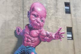 粉红色的兄弟,罗恩·英格利希在曼哈顿创作的巨人涂鸦壁画