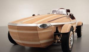 米兰设计周上丰田(Toyota)设计的一款木质电动概念车Setsuna