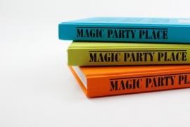 《magic party place》记录了工业时代英国记忆的黑白照片