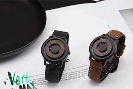 用两个滚珠轴承显示时间的男士极简木质磁性手表