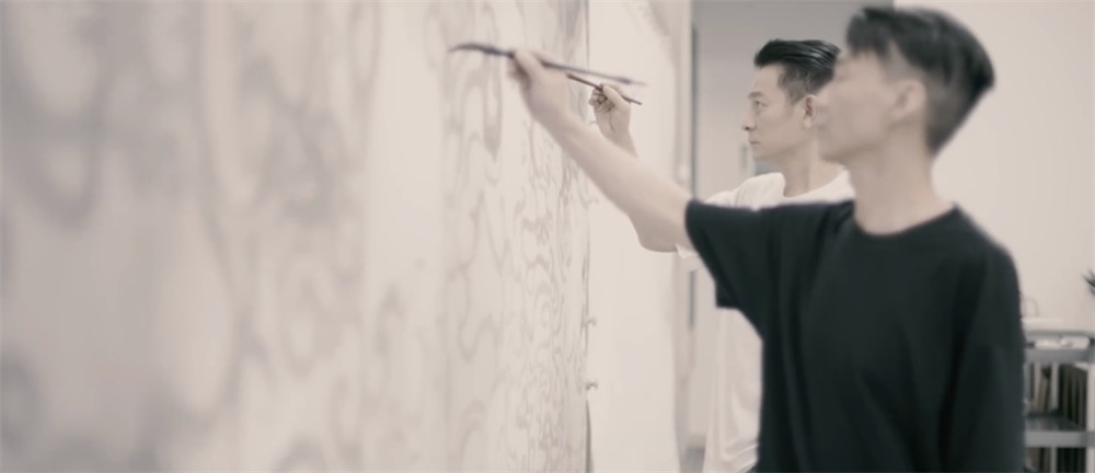 刘德华与林于思携手打造艺术巨作《從心》，闪耀1/X刘德华的艺术空间