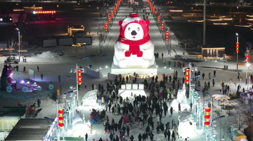 知北村用一座雪剧场，生动诠释艺术冰雪新物种