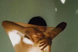 美丽、脆弱和多变：镜头下的少女