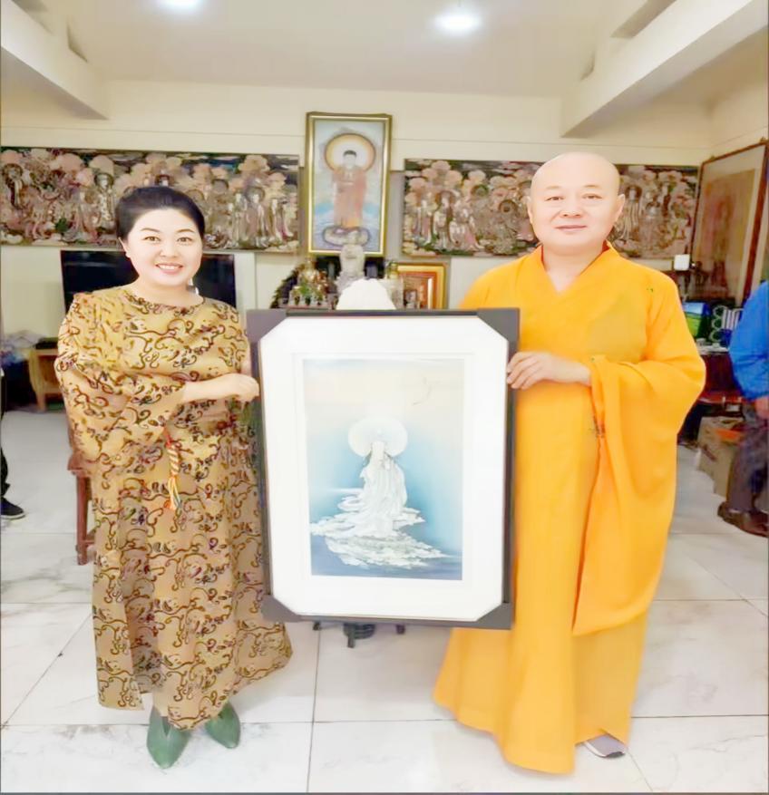 聆千古梵音，瞻佛光普照—当代佛画艺术家慧馨居士与延佛主持文化交流