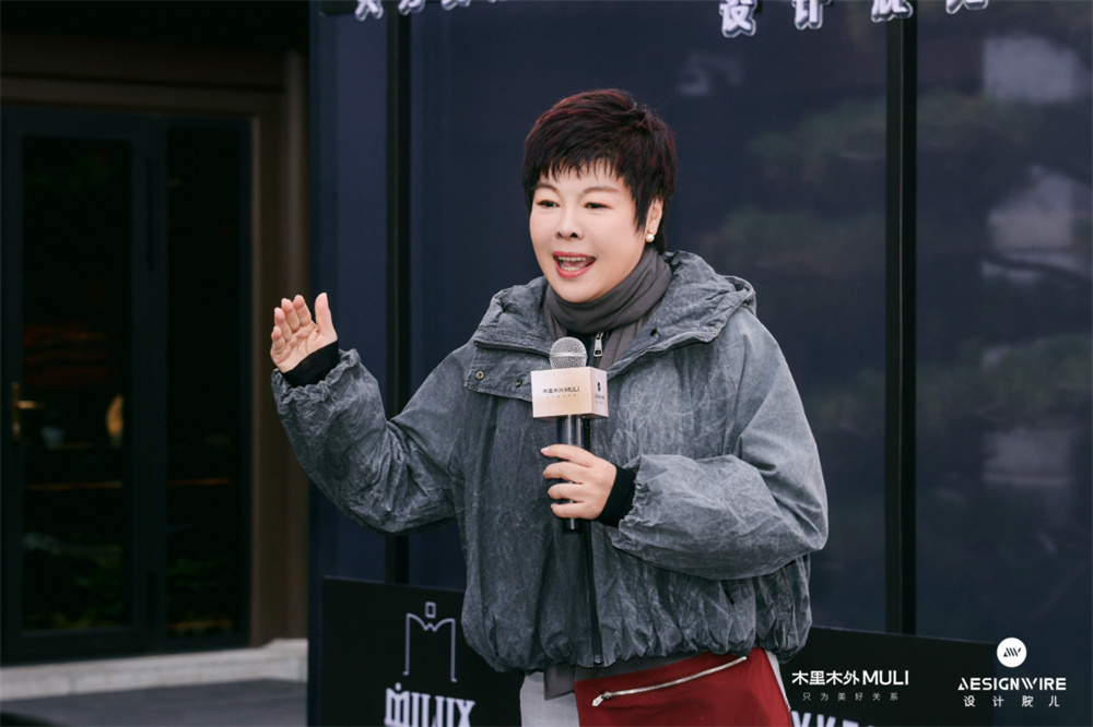 著名文化学者 于丹