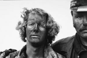 光影定格的灵魂诗，理查德・艾维顿的摄影哲学