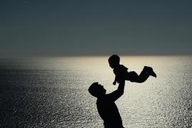 AI浪潮之下，如何守护笔尖的温度与思维的锋芒？